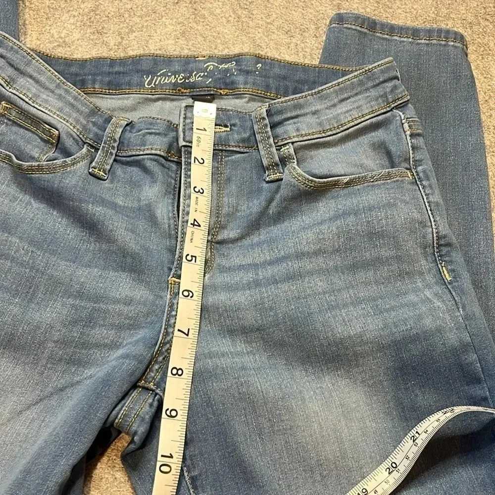 Universal Thread Mid Rise  Skinny, Light Wash - Picture 7 of 11